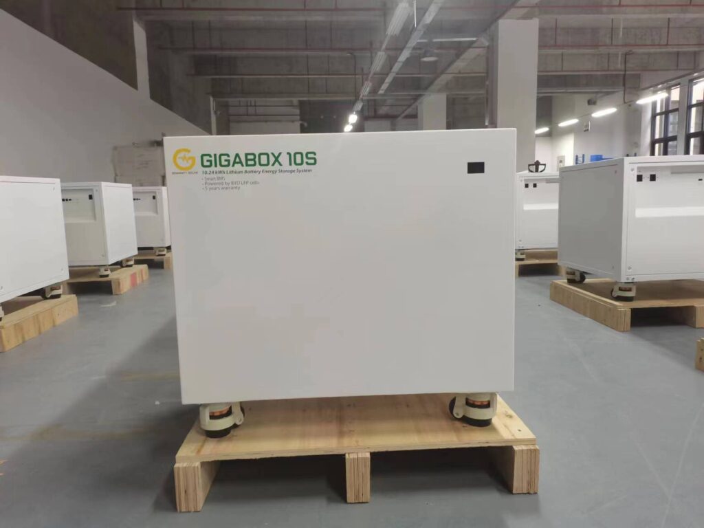 Pin lưu trữ Gigabox 10S - mặt trước