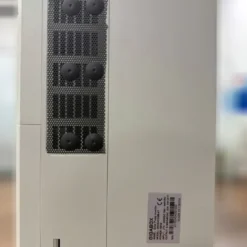 Khe thông gió với màng lọc chặn bụi côn trùng của biến tần bơm mặt trời Gigabox 3 pha 15kW