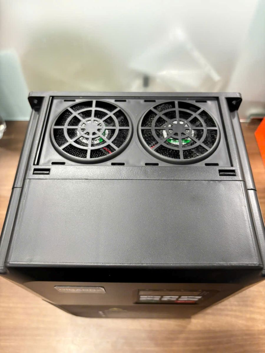 Quạt tản nhiệt của biến tần GIGABOX GW22
