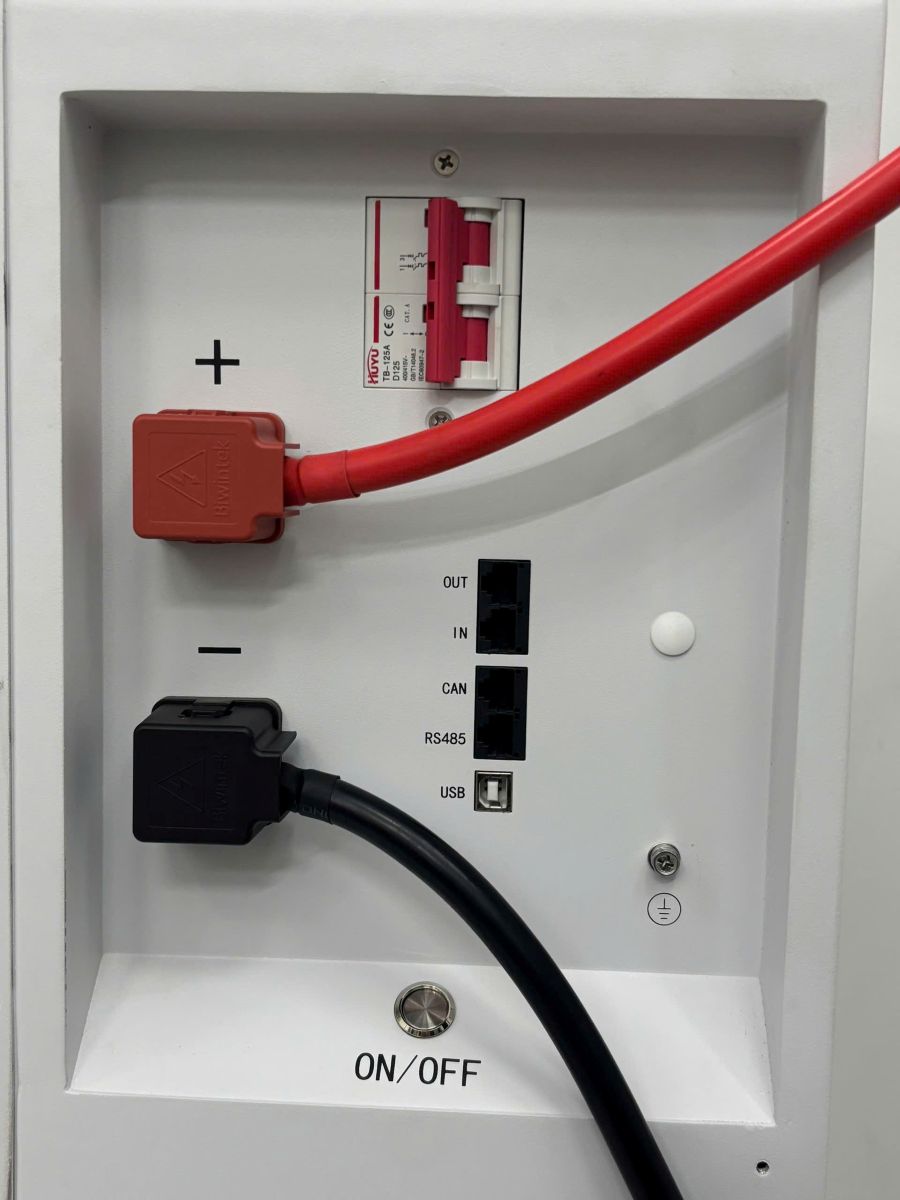 Cổng kết nối của Pin lithium Luxwatt 16.08kWh Cổng kết nối của Pin lithium Luxwatt 16.08kWh